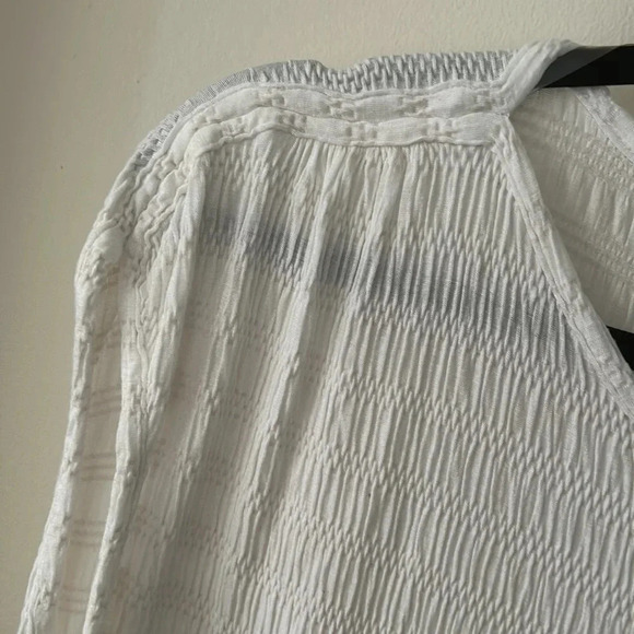 😍Cap sleeved Tommy Hilfiger white shirt. Size L. 😍 - Picture 2 of 5